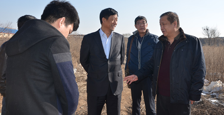 實地察看車站北街的斷頭路。.jpg